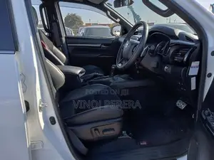 Toyota Hilux GR Sport japan 2023