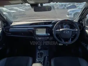 Toyota Hilux GR Sport japan 2023