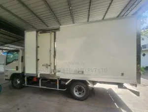 Isuzu Elf NPR75 2010
