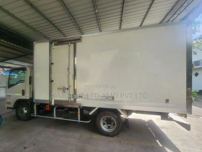 Isuzu Elf NPR75 2010