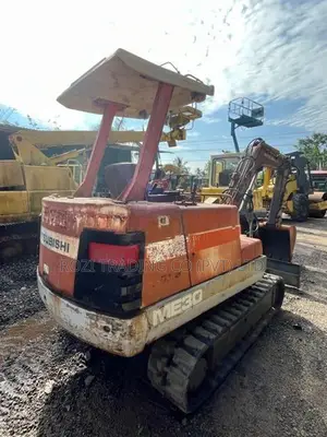 EXCAVATOR MITSUBISHI ME30