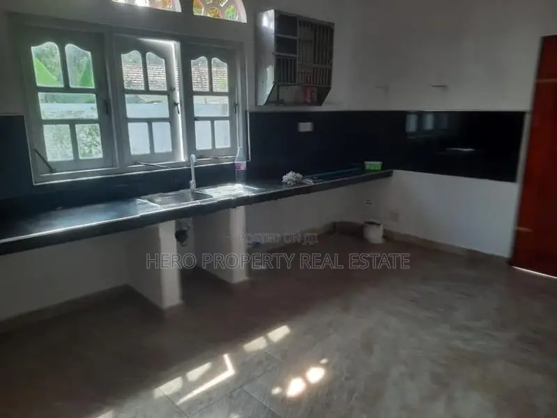 House for Rent in Katana