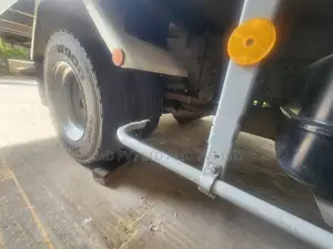 Isuzu Elf NPR75 2010