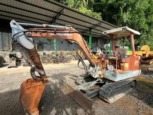 EXCAVATOR MITSUBISHI ME30