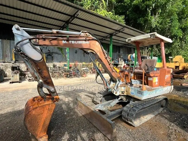 EXCAVATOR MITSUBISHI ME30
