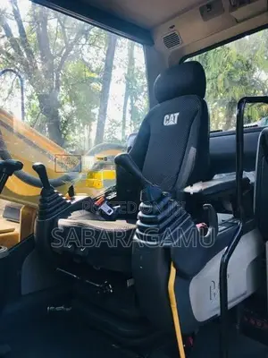CAT 323D3 - Excavator