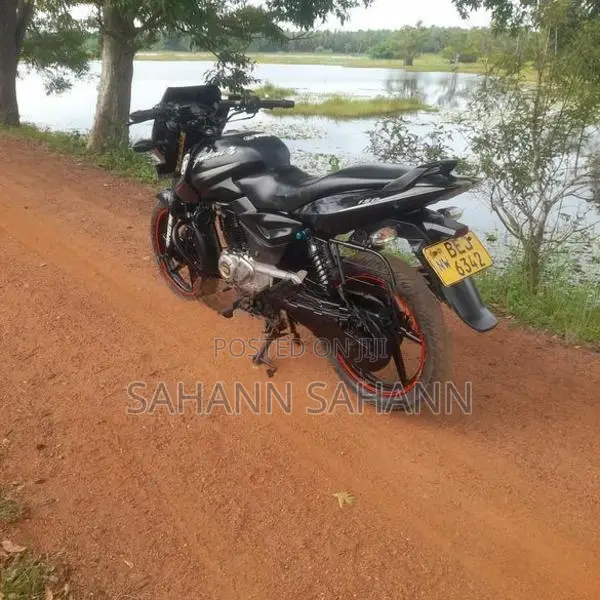 Bajaj Pulsar 150 2016