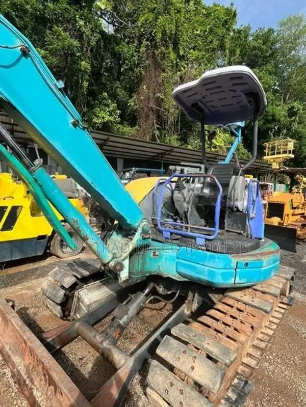 EXCAVATOR KOMATSU PC40