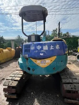 EXCAVATOR KOMATSU PC40