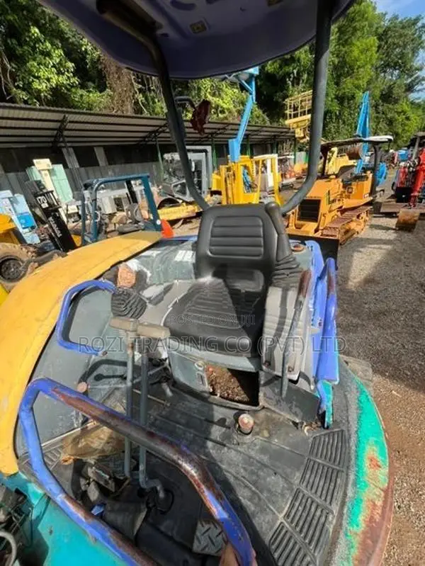 EXCAVATOR KOMATSU PC40