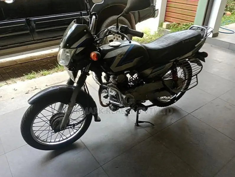 Bajaj CT100 2011