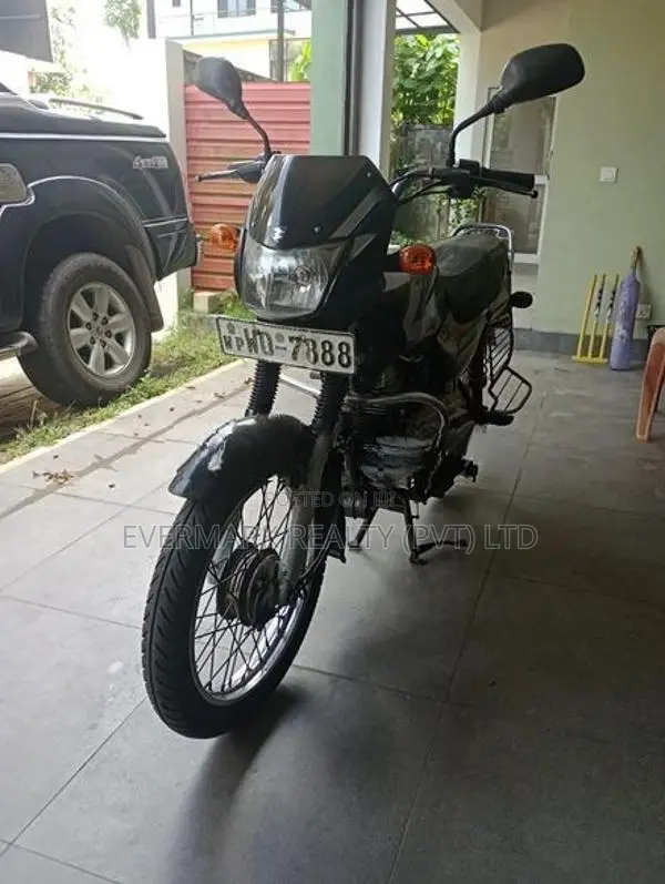 Bajaj CT100 2011