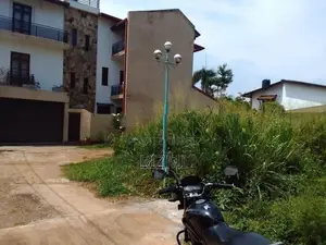 9.74 Perches Land for Sale in Boralesgamuwa Lake Road