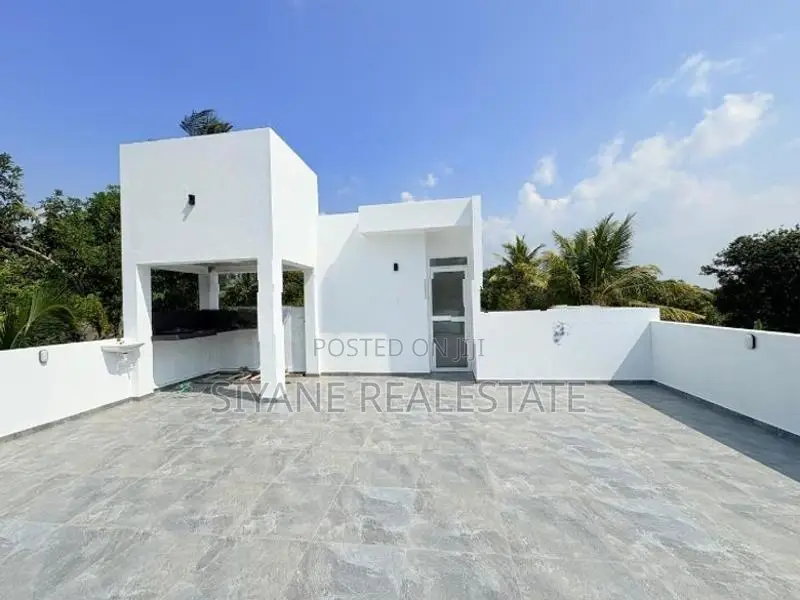 Beautiful Luxury Living House for Sale Athurugiriya