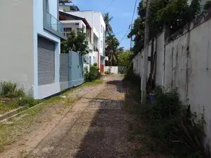 9.74 Perches Land for Sale in Boralesgamuwa Lake Road
