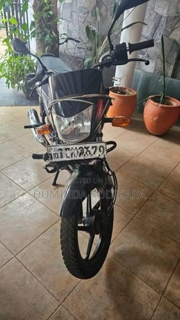 Bajaj Platina 100 ES 2015