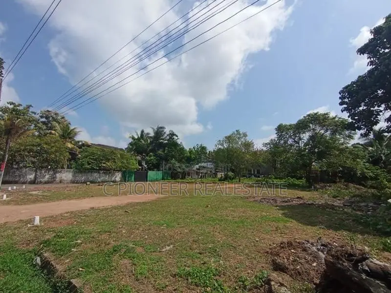 Land for Sale in Battaramulla off New Defence Road