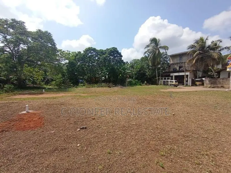 Land for Sale in Battaramulla off New Defence Road