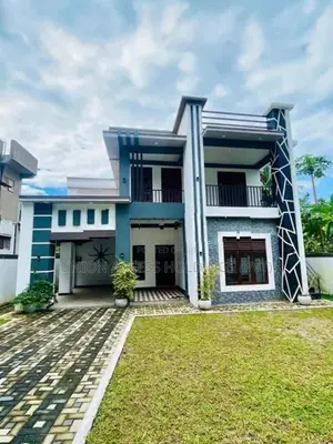 කුරුණෑගල පුත්තලම් පාරට ආසන්නව දෙමහල් නිවසක් විකිණීමට