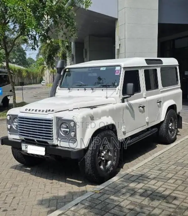 Land Rover Defender 110 2011