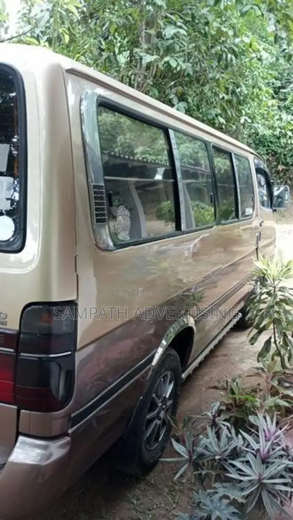 Toyota Dolphin 1994