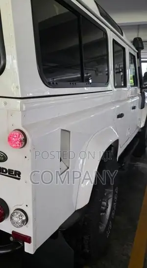 Land Rover Defender 110 2011