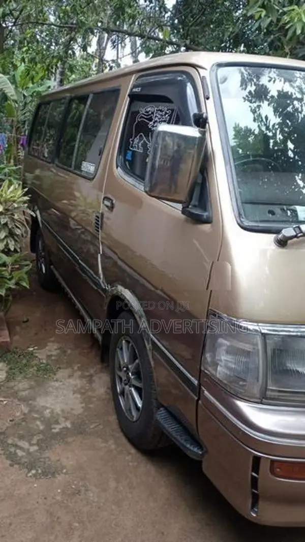 Toyota Dolphin 1994