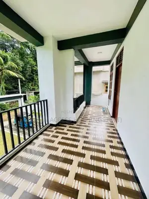 කුරුණෑගල පුත්තලම් පාරට ආසන්නව දෙමහල් නිවසක් විකිණීමට