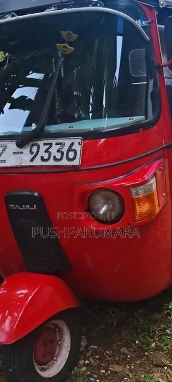 Bajaj RE 2010