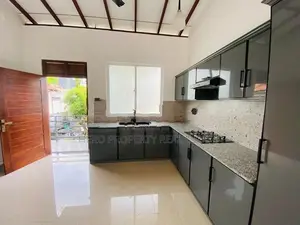Luxury Modern Upper Floor for Rent in Battaramulla