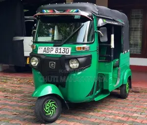 Bajaj RE 2017