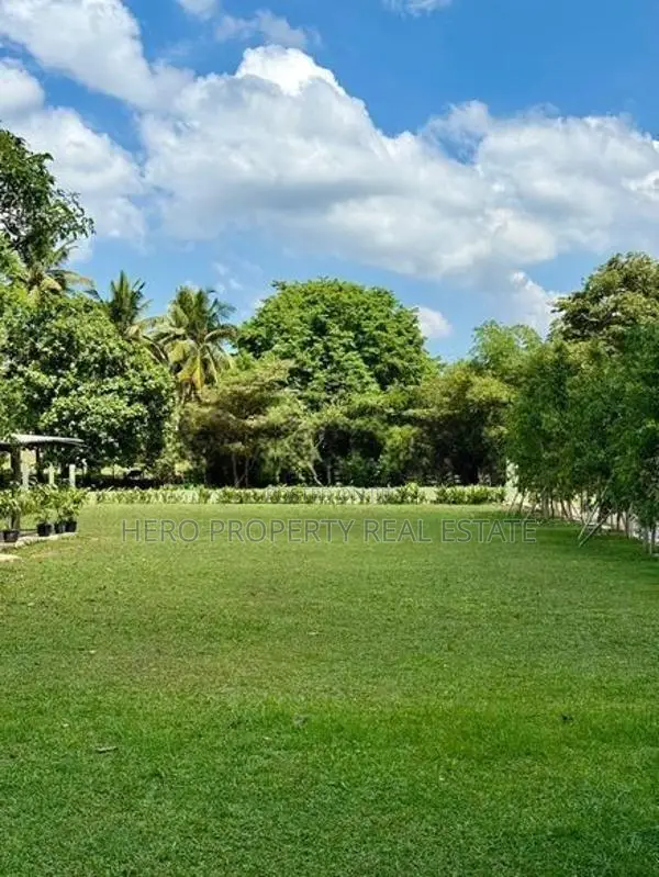 Super Valuable Land for Sale in Thalawathugoda - 40 Perches