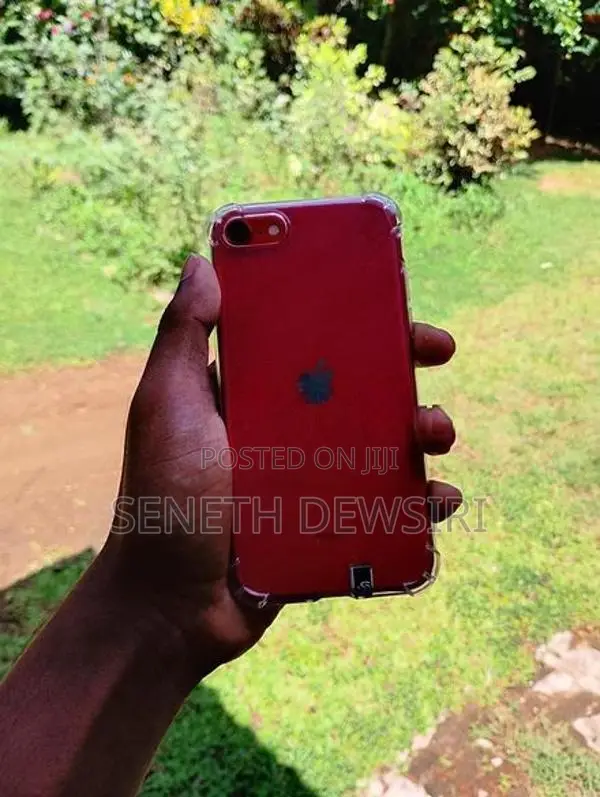 Apple iPhone SE 2 (Used)