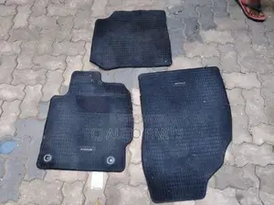 Toyota Prius 30 Carpets