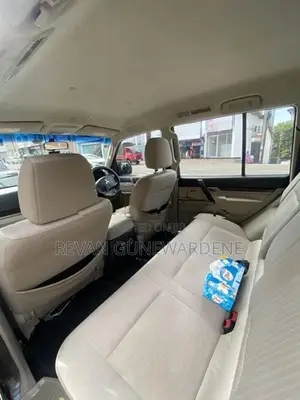 Mitsubishi Montero 2013