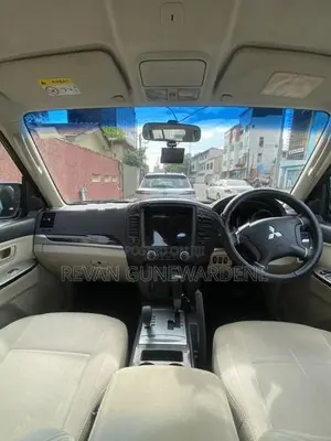 Mitsubishi Montero 2013