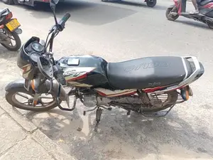 Bajaj CT100 2024