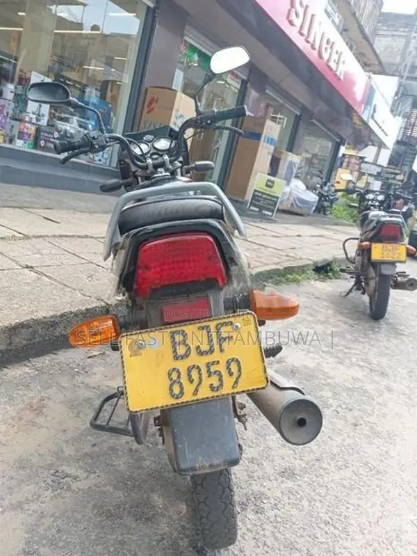 Bajaj CT100 2024