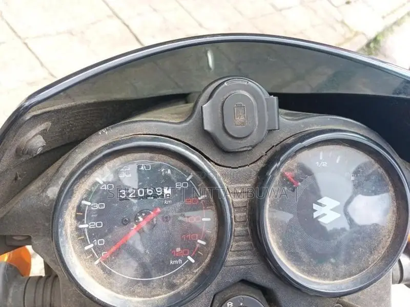 Bajaj CT100 2024