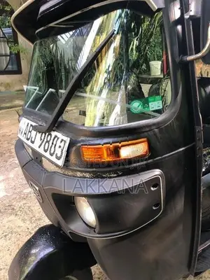 Bajaj RE 2016
