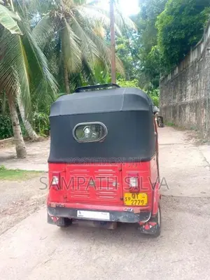 Bajaj RE 2009