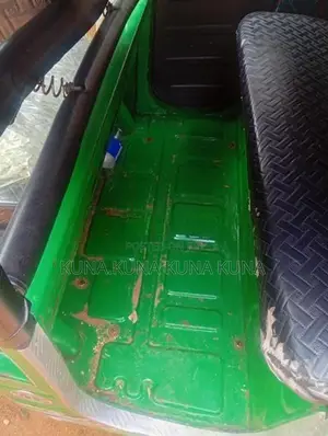 Bajaj RE 2012