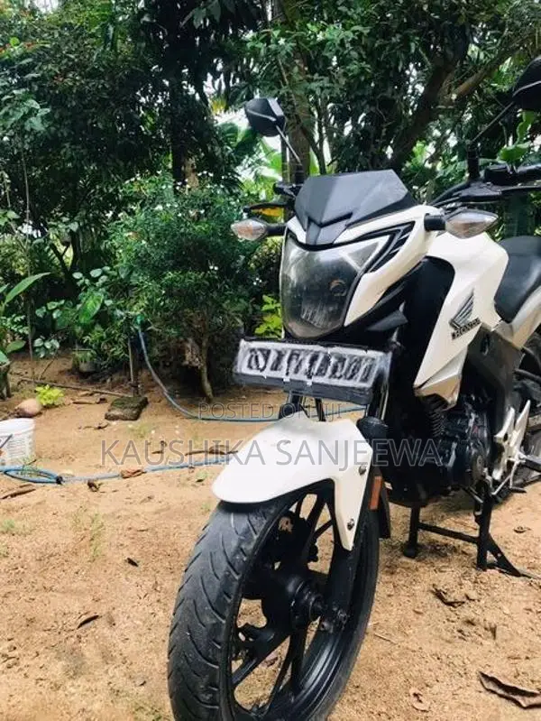 Honda CB Hornet 160R 2016