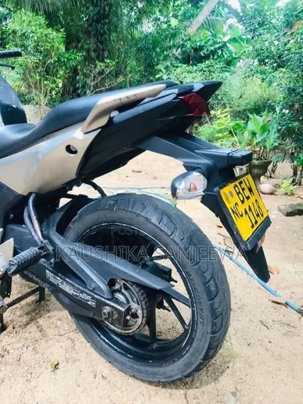 Honda CB Hornet 160R 2016