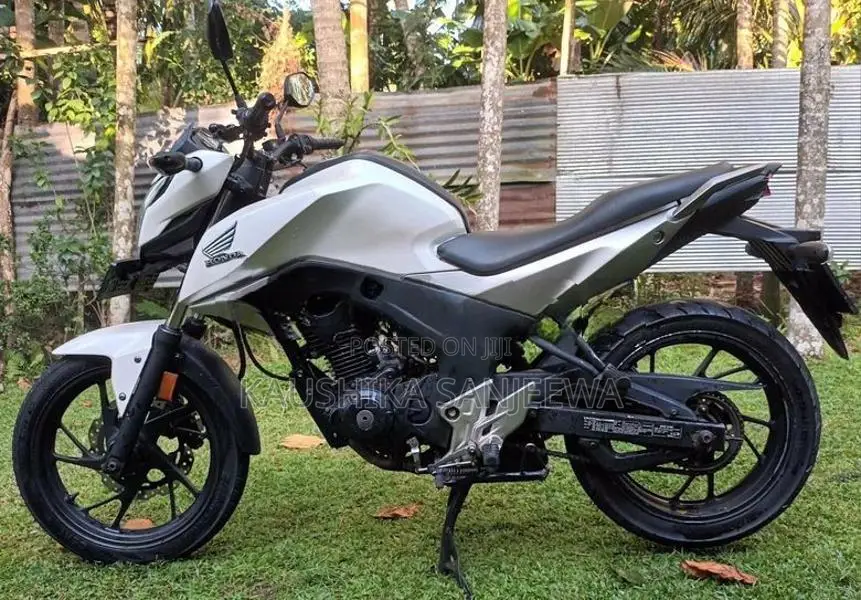 Honda CB Hornet 160R 2016