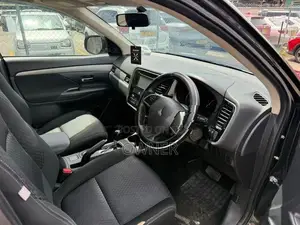 Mitsubishi Outlander 2014