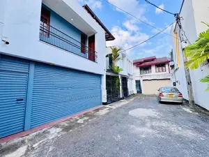 Luxury 6 Bedroom House for Sale – Prime Papiliyana Location