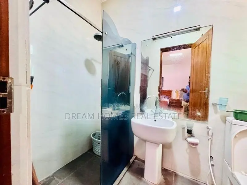 Luxury 5-Bedroom House with Rooftop Garden – Colombo 03