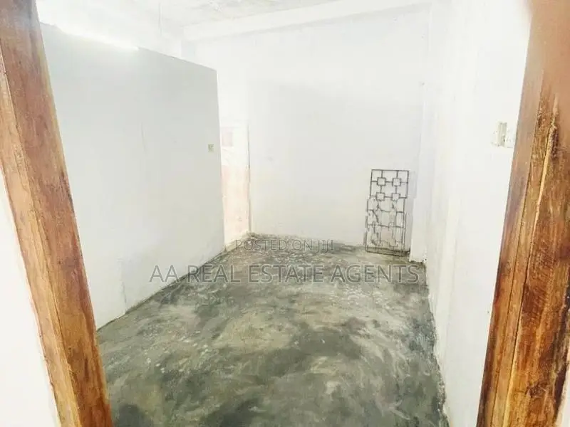 House with Slab for Sale in Colombo 10