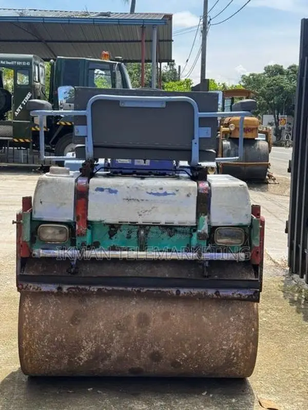 Komatsu 3.5 Ton Double Drum Vibration Roller